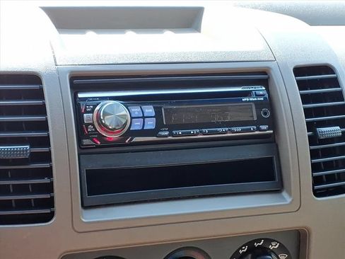 Used 2005 Nissan Frontier LE RWD image 23
