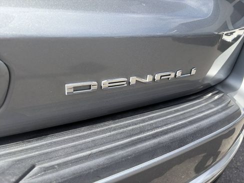 Used 2024 GMC Yukon Denali w/ Denali Reserve Package AWD/4WD image 7