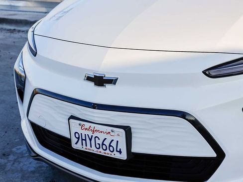 Used 2023 Chevrolet Bolt EUV Premier w/ Redline Edition image 6