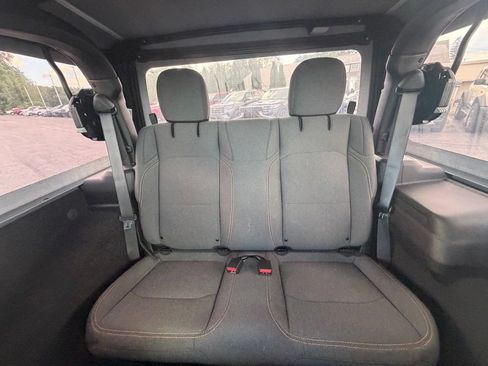 Used 2025 Jeep Wrangler Sport AWD/4WD image 13