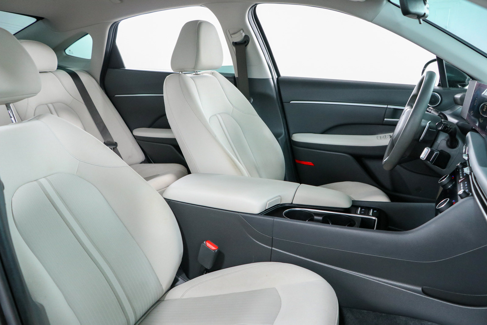 Used 2025 Hyundai Sonata SEL FWD image 26