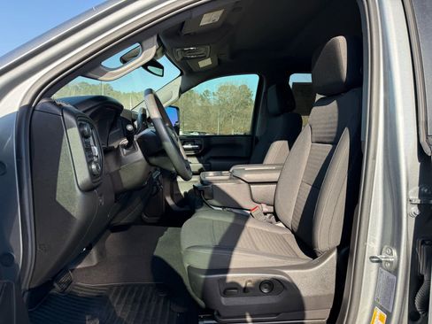 Used 2024 Chevrolet Silverado 2500 Custom w/ Custom Value Package image 12