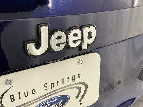 Used 2018 Jeep Renegade Latitude image 5