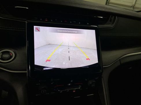 Used 2023 Jeep Grand Cherokee Limited image 27