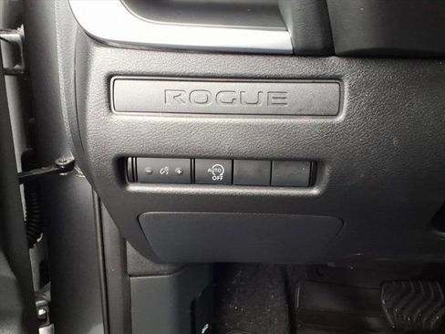 Used 2023 Nissan Rogue S image 21