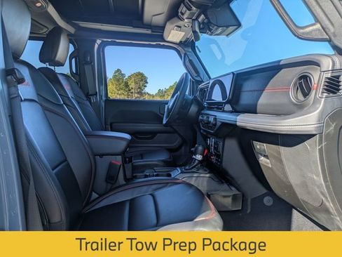 Certified 2025 Jeep Wrangler Unlimited Rubicon image 32