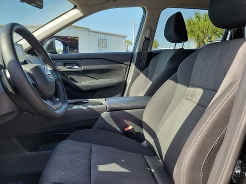 Used 2025 Nissan Rogue SV FWD image 24