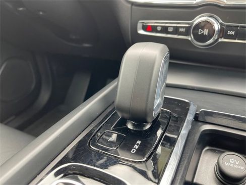 Used 2024 Volvo XC60 B5 Core image 26