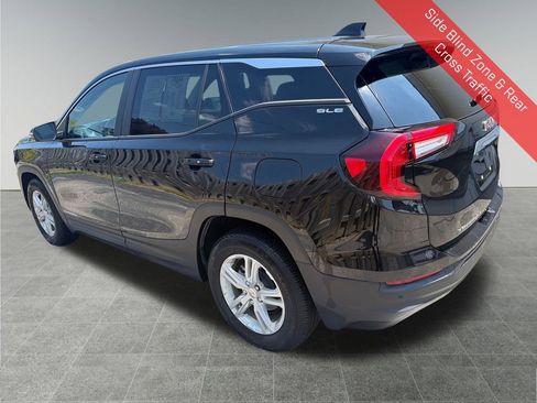 Used 2023 GMC Terrain SLE FWD image 4