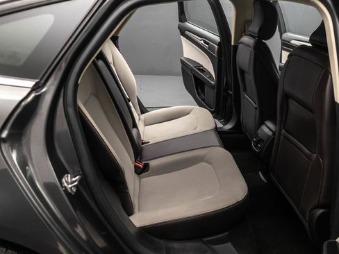 Used 2019 Ford Fusion SE w/ Equipment Group 151A FWD image 35