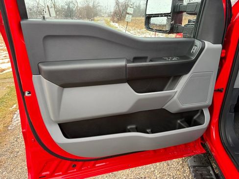 New 2025 Ford F250 XL w/ XL Chrome Package image 23