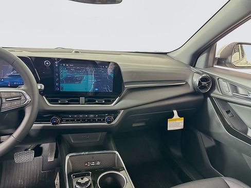 New 2026 Chevrolet Equinox LT w/ Convenience Package II image 23