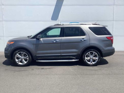 Used 2014 Ford Explorer Limited w/ Equipment Group 302A AWD/4WD image 2