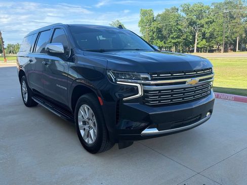 Used 2023 Chevrolet Suburban Premier AWD/4WD image 7