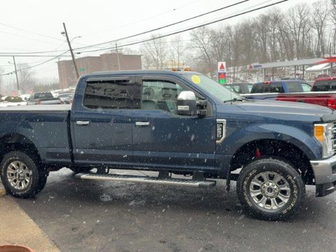 Used 2017 Ford F250 Lariat w/ Chrome Package image 5