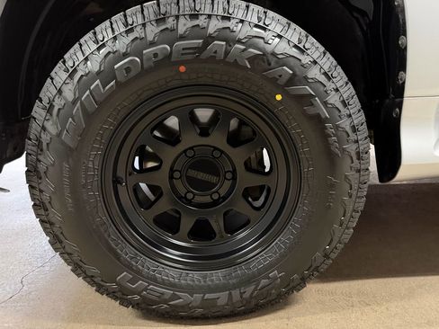 Used 2018 Lexus GX 460 Premium w/ Premium Package image 34