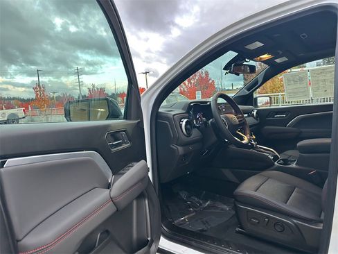 Used 2024 Chevrolet Colorado Z71 w/ Z71 Convenience Package 2 image 20
