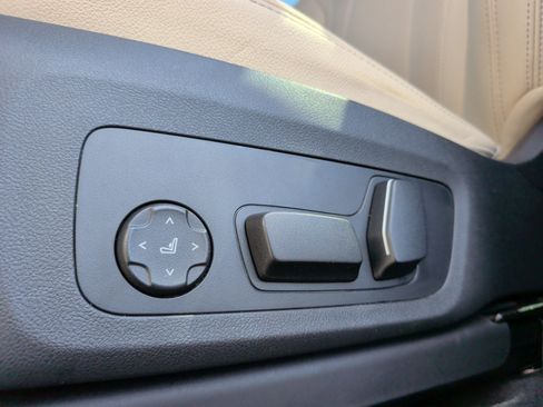 Used 2024 BMW X3 sDrive30i w/ Premium Package w/ZPA RWD image 27