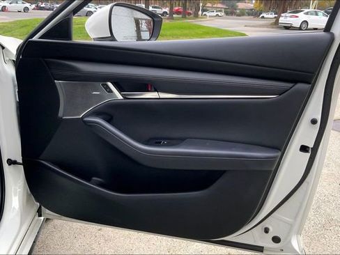 Used 2019 MAZDA MAZDA3 Hatchback w/ Premium Package image 24