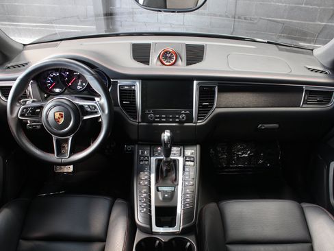 Used 2017 Porsche Macan GTS AWD/4WD image 29