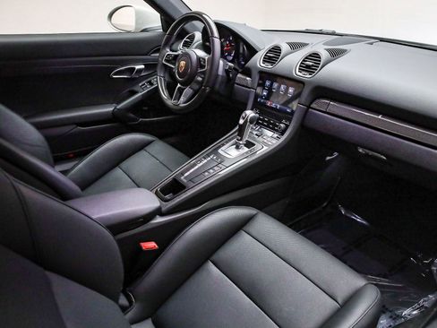 Used 2025 Porsche 718 Cayman image 26