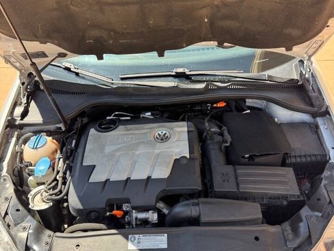 Used 2010 Volkswagen Jetta TDI FWD image 25