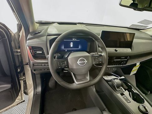 New 2026 Nissan Rogue Platinum w/ Platinum Premium Package image 16