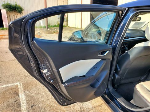 Used 2015 MAZDA MAZDA3 s Grand Touring w/ Technology Package FWD image 27
