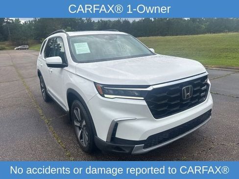 Used 2025 Honda Pilot Touring image 2