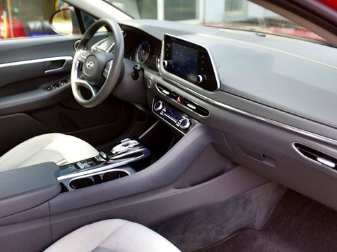 Used 2020 Hyundai Sonata SEL image 17