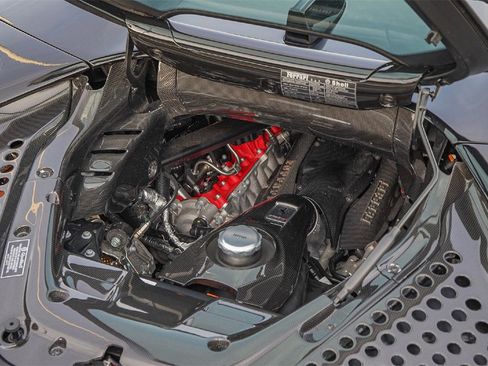 Used 2023 Ferrari SF90 Spider image 44