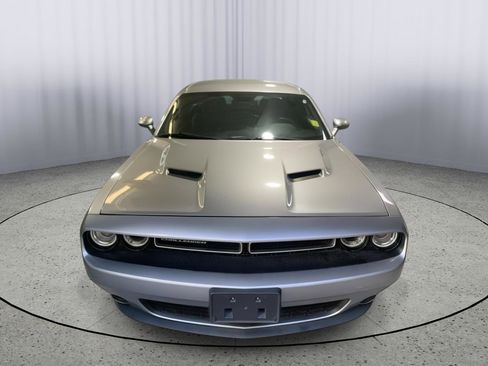 Used 2016 Dodge Challenger SXT image 4