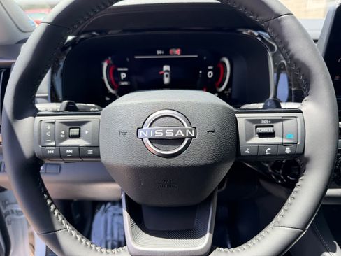 New 2026 Nissan Pathfinder SL AWD/4WD image 17