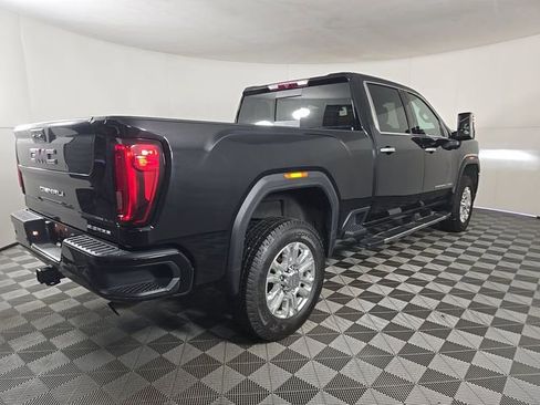 Used 2023 GMC Sierra 3500 Denali AWD/4WD image 4