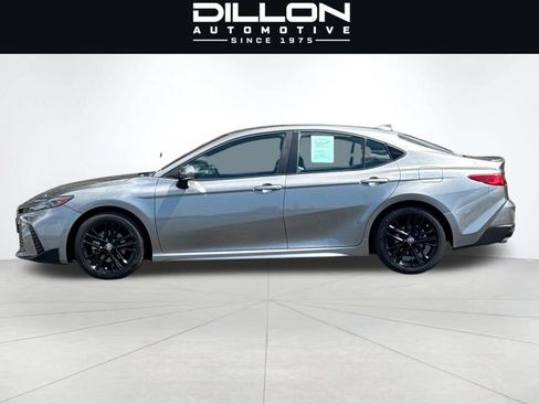 Used 2025 Toyota Camry SE FWD image 7