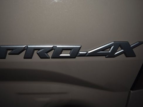 Used 2023 Nissan Frontier PRO-4X w/ Pro Convenience Package image 19