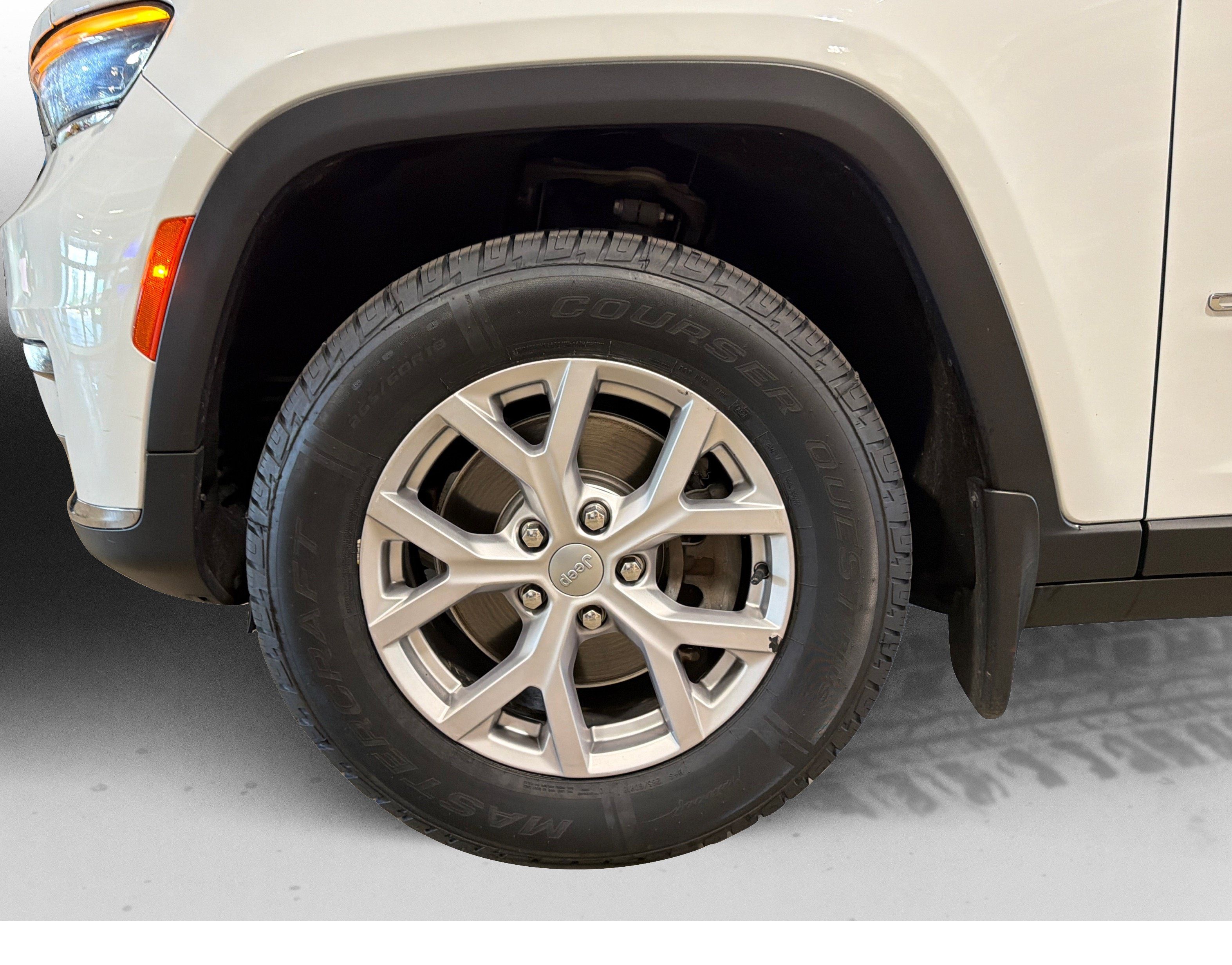 Used 2021 Jeep Grand Cherokee L Limited w/ MOPAR Finishing Package AWD/4WD image 50
