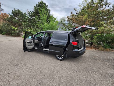 Used 2015 Kia Sedona SX image 29