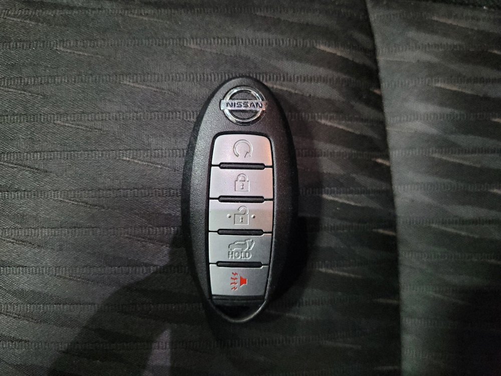 Used 2018 Nissan Rogue SV w/ Premium Package AWD/4WD image 32