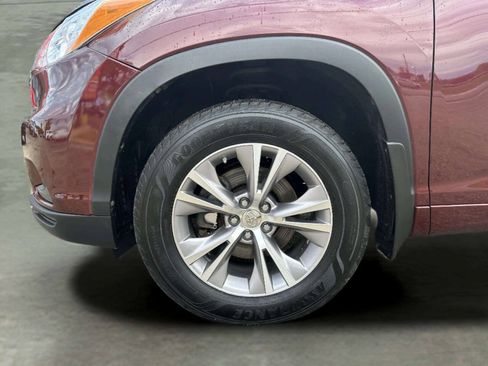 Used 2015 Toyota Highlander Plus AWD/4WD image 10