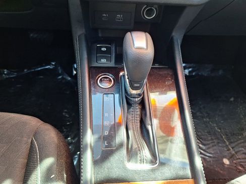 Used 2024 Nissan Kicks SR w/ SR Premium Package image 17