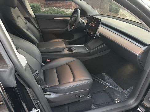 Used 2024 Tesla Model Y Performance AWD/4WD image 15