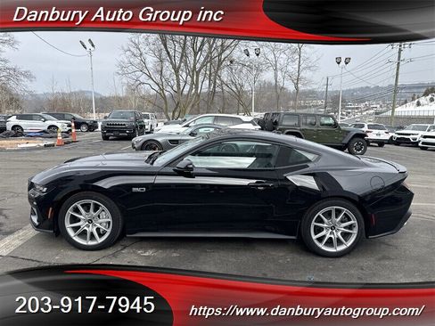 Used 2024 Ford Mustang GT Premium image 3