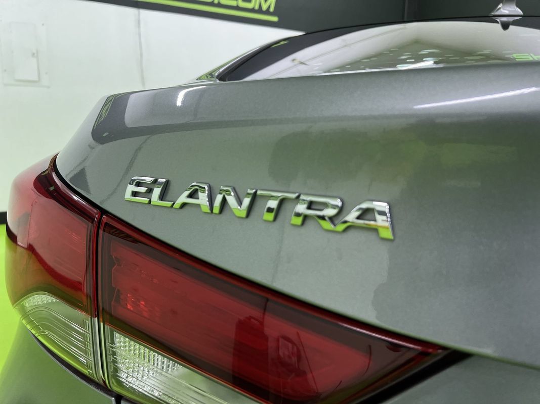 Used 2016 Hyundai Elantra Value Edition FWD image 12
