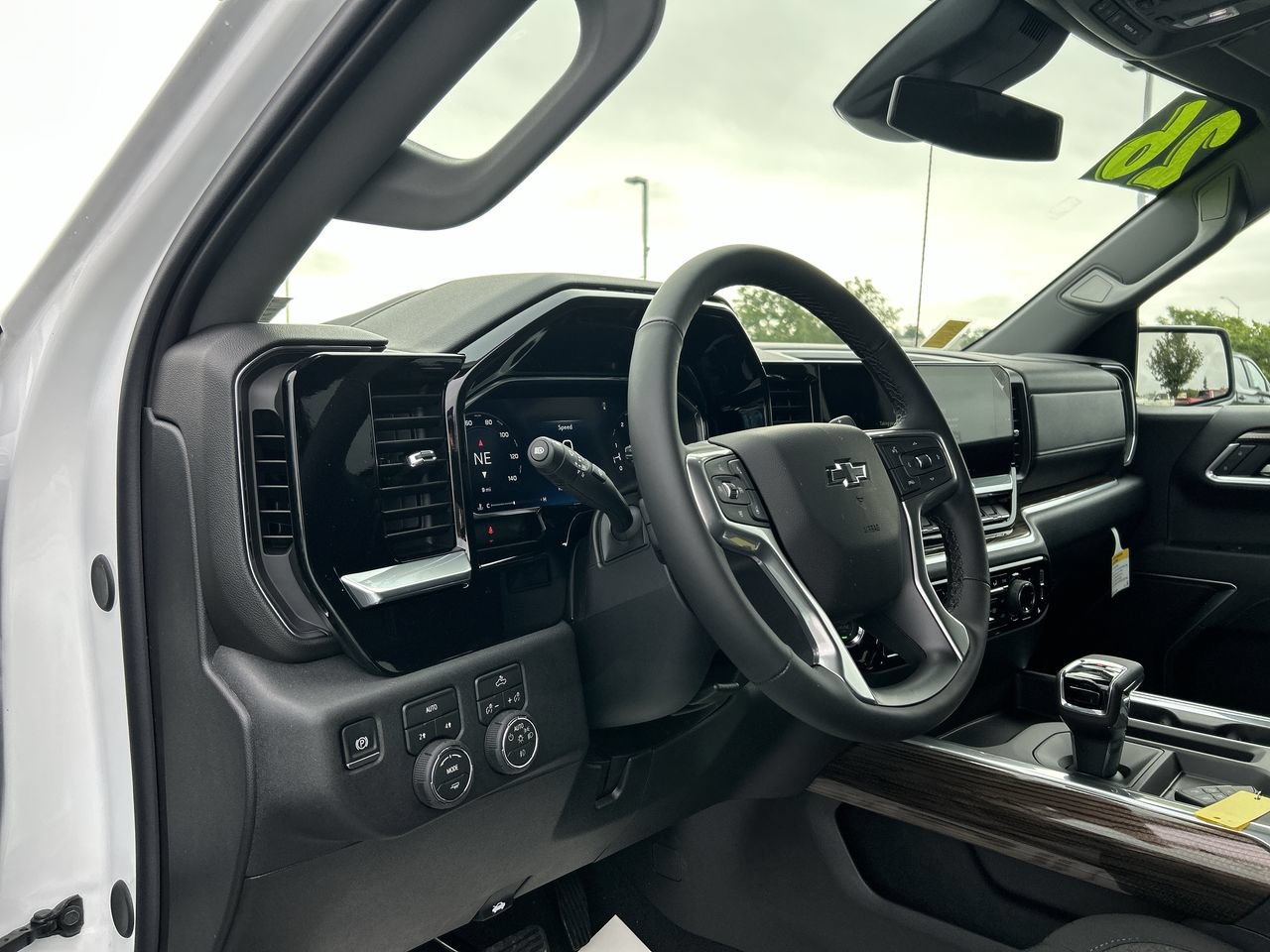 New 2026 Chevrolet Silverado 1500 RST w/ Redline Edition AWD/4WD image 26