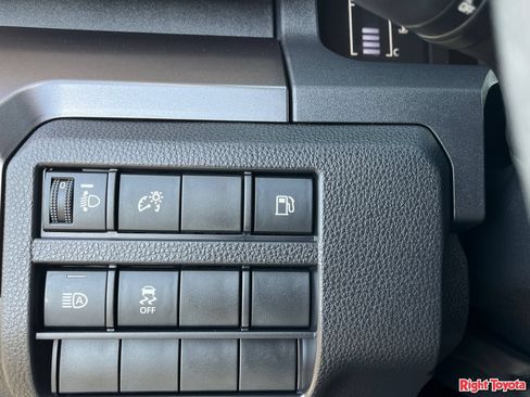 Certified 2025 Toyota 4Runner SR5 RWD image 32