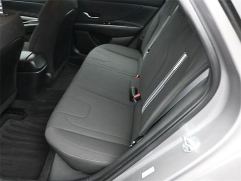 Used 2023 Hyundai Elantra SEL w/ Convenience Package image 10