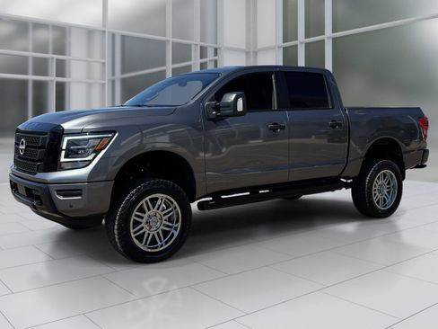 Used 2024 Nissan Titan SV w/ SV Convenience Package AWD/4WD image 22