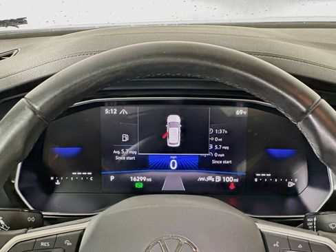 Used 2024 Volkswagen Jetta SE w/ Panoramic Sunroof Package FWD image 13