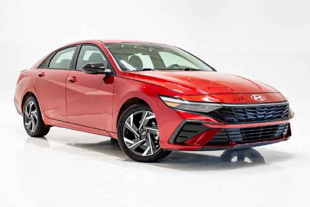 Used 2025 Hyundai Elantra Sport FWD image 6